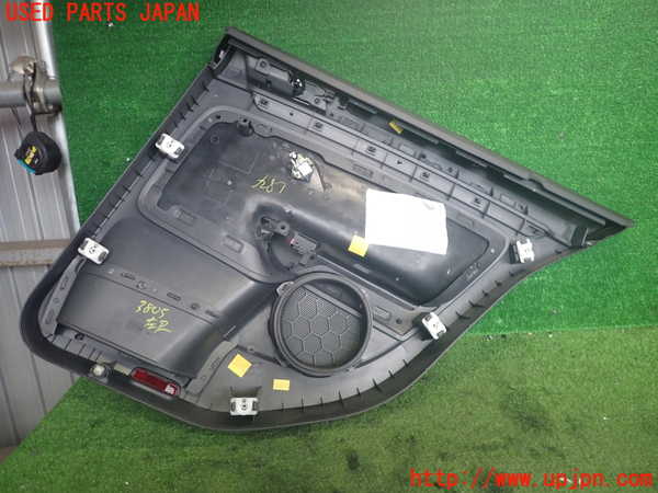 2UPJ-9238051324]VW ゴルフ GTI(1KAXX)左後ドア内張り 中古_4