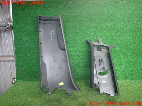 2UPJ-9238057665]VW ゴルフ GTI(1KAXX)右センターピラートリム 中古_2