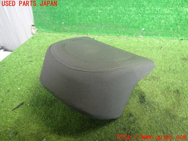 2UPJ-9238057180]VW ゴルフ GTI(1KAXX)左2列目ヘッドレスト 中古_3