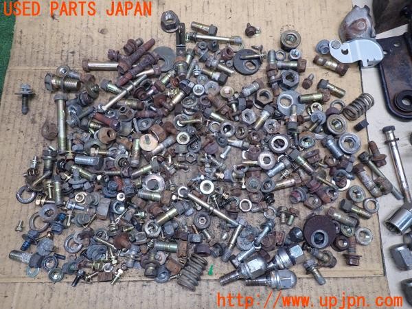 3UPJ=9238060720]パジェロ エクシード(V75W)前期 ネジ・ナット・ステー類 セット ジャンク_3