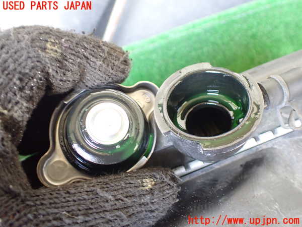 1UPJ-9238062321]パジェロ(V75W)ラジエーター1 中古_4