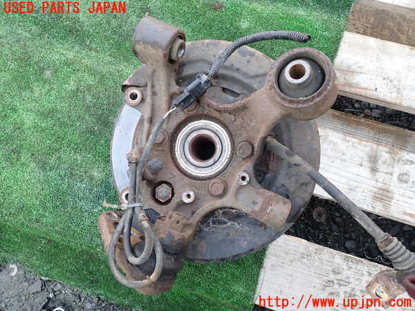 1UPJ-9238064300]パジェロ(V75W)右リアナックルハブ 中古_2