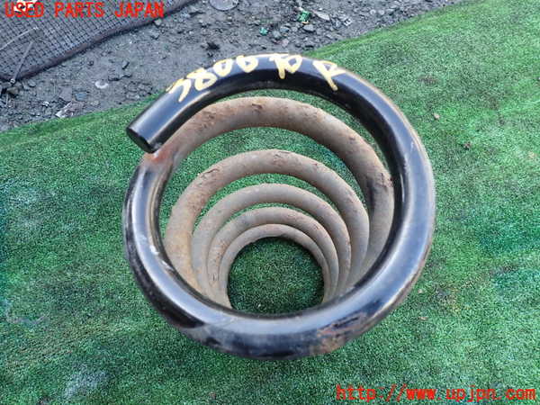 1UPJ-9238065100]パジェロ(V75W)右リアスプリング 中古_2