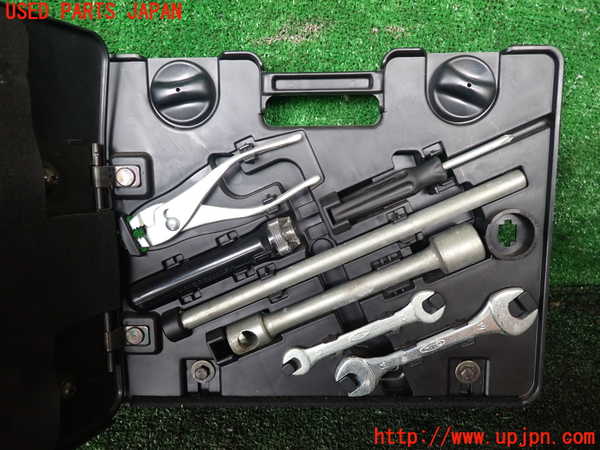 1UPJ-9238067805]パジェロ(V75W)車載工具 中古_2