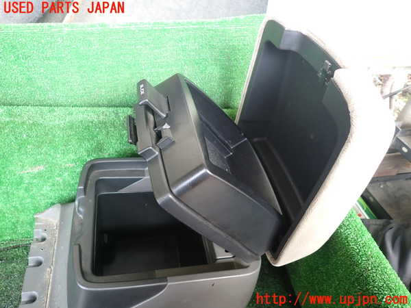 1UPJ-9238067540]パジェロ(V75W)センターコンソール 中古_2