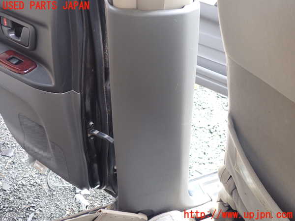 1UPJ-9238067670]パジェロ(V75W)左センターピラートリム 中古_3