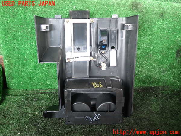 1UPJ-9238067810]パジェロ(V75W)ドリンクホルダー 中古_4