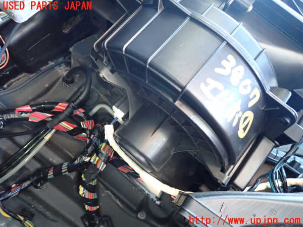 1UPJ-9238076081]ジープ・グランドチェロキー(WK36TA)エバポレーター1 中古_3