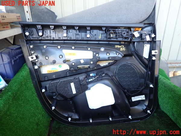 1UPJ-9238071234]ジープ・グランドチェロキー(WK36TA)右前ドア内張り 中古_4