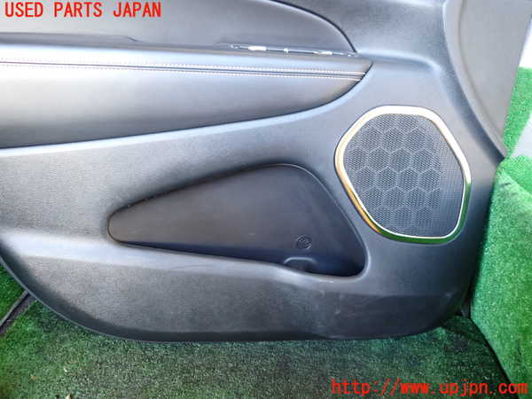 1UPJ-9238071264]ジープ・グランドチェロキー(WK36TA)左前ドア内張り 中古_3