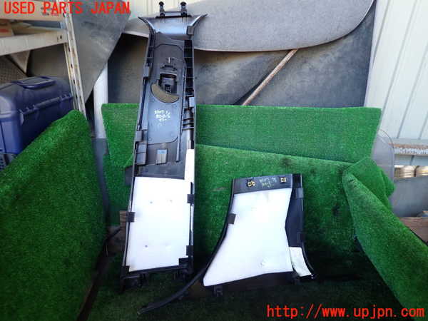 1UPJ-9238077670]ジープ・グランドチェロキー(WK36TA)左センターピラートリム 中古_2