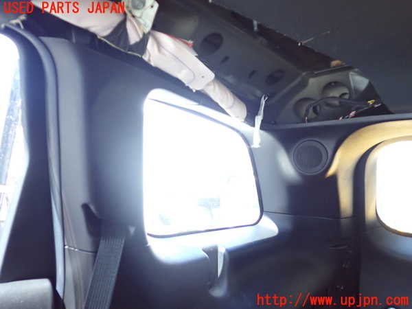 1UPJ-9238077675]ジープ・グランドチェロキー(WK36TA)右リアピラートリム 中古_2