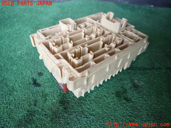 1UPJ-9238096741]セリカ(ZZT231)ヒューズボックス1 (EGルーム 助手席側) 中古_2