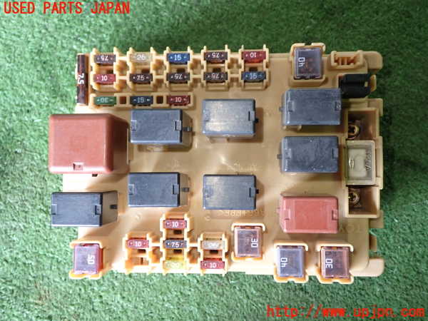 1UPJ-9238096741]セリカ(ZZT231)ヒューズボックス1 (EGルーム 助手席側) 中古_3
