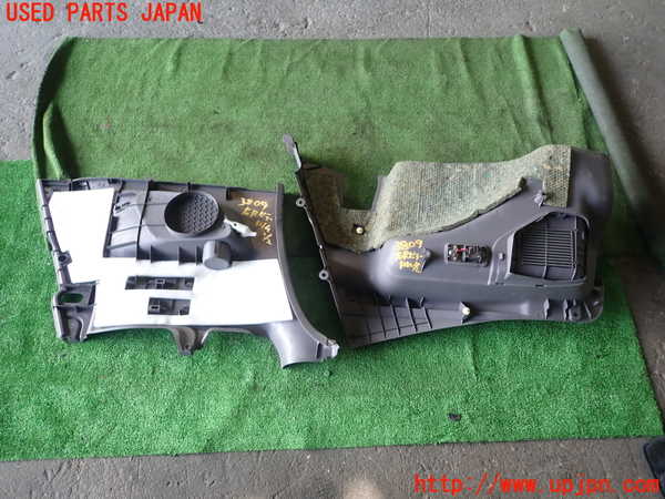 1UPJ-9238097675]セリカ(ZZT231)右リアピラートリム 中古_5