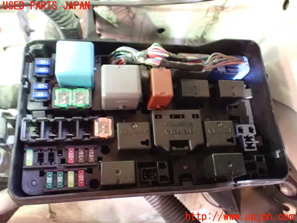 1UPJ-9238106742]ヴェルファイア(ANH20W)ヒューズボックス2(EGルーム内運転席側) 中古_2