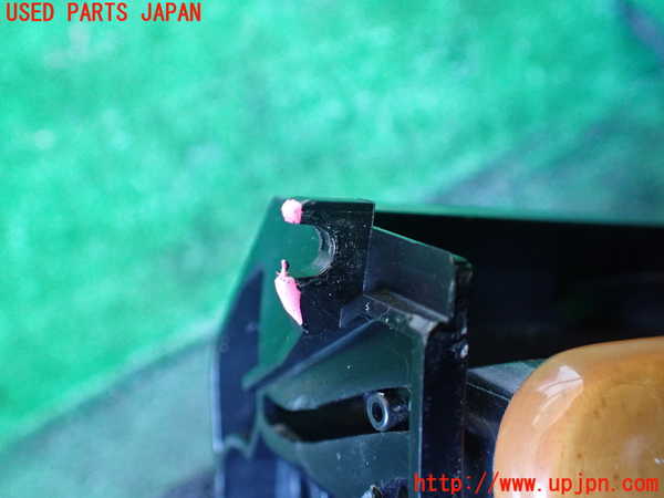 1UPJ-9238117821]ベンツ SL350(230467)(R230)灰皿1 中古_3