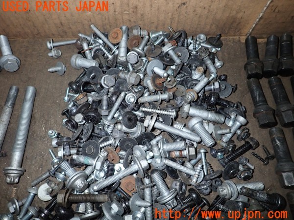 3UPJ=9238120720]BMW X3(WX20 F25)ネジ・ナット・ステー類 セット ジャンク_3