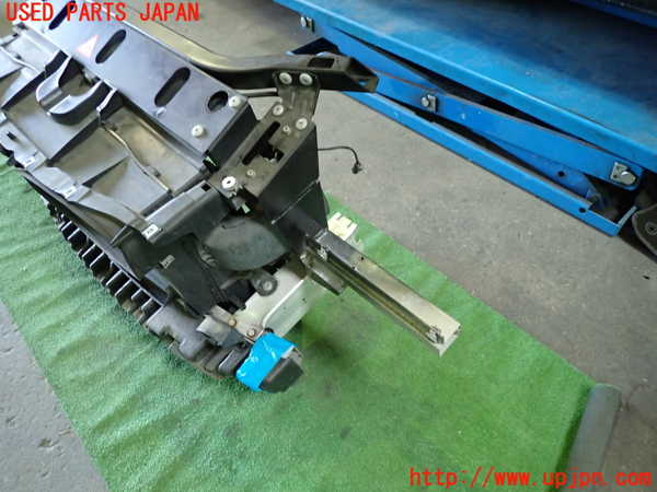 1UPJ-9238121041]BMW X3 F25(WX20)コアサポート 中古_3