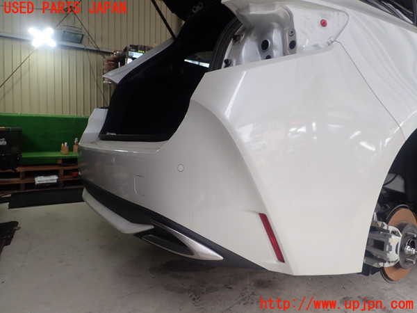 1UPJ-9238131610]カローラ ツーリング(MZEA17W)リアバンパー 中古_2