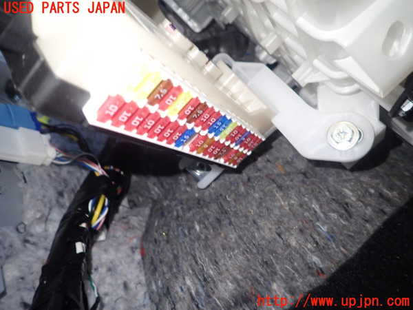 1UPJ-9238136743]カローラ ツーリング(MZEA17W)ヒューズボックス3 中古_3