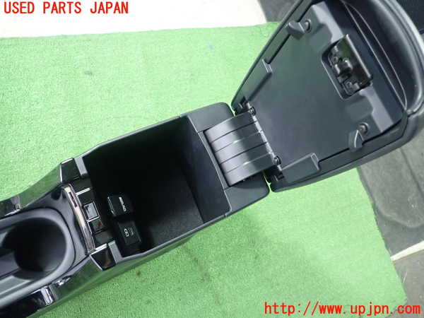 1UPJ-9238137540]カローラ ツーリング(MZEA17W)センターコンソール 中古_4