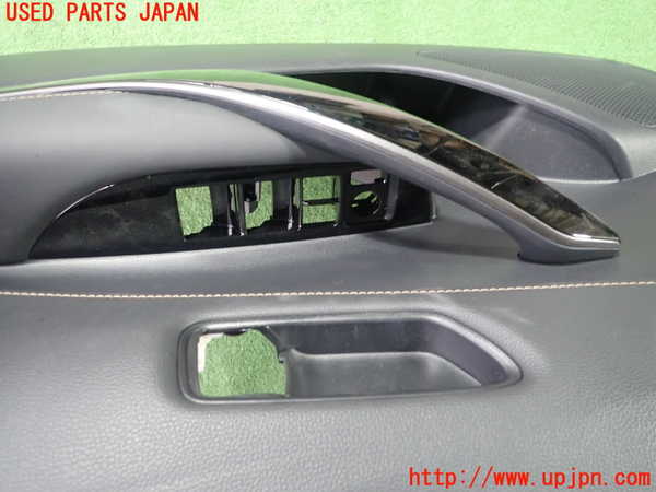 1UPJ-9238131234]カローラ ツーリング(MZEA17W)右前ドア内張り 中古_2