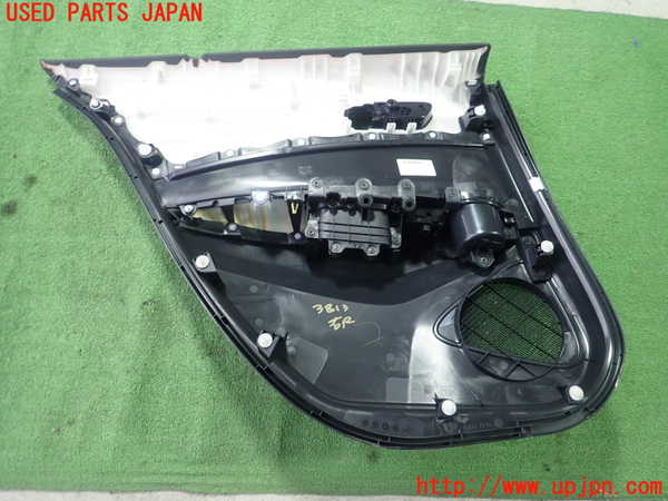 1UPJ-9238131294]カローラ ツーリング(MZEA17W)右後ドア内張り 中古_3