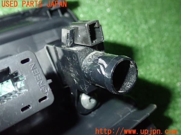 3UPJ=9238140512]セレナ ハイウェイスターV(FNC28)純正 8718A074 USBハブ 中古_3