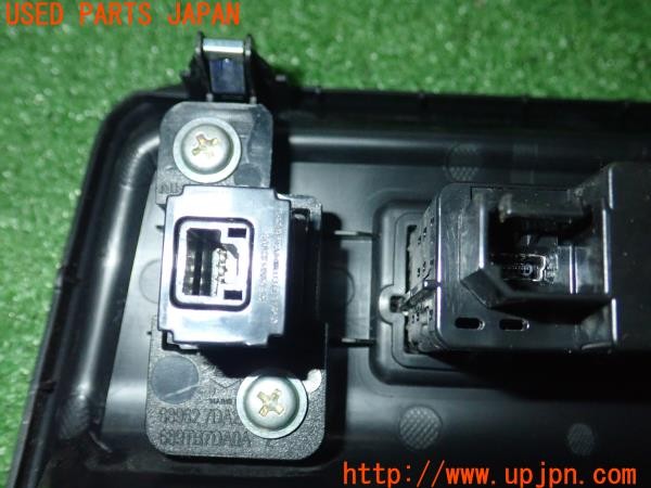 3UPJ=9238140512]セレナ ハイウェイスターV(FNC28)純正 8718A074 USBハブ 中古_4