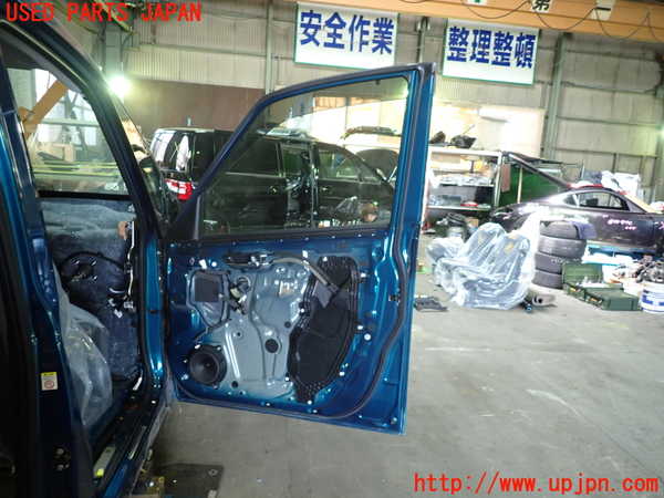 1UPJ-9238141230]セレナ(FNC28)右前ドア 中古(43R-00033 M2H3)_5