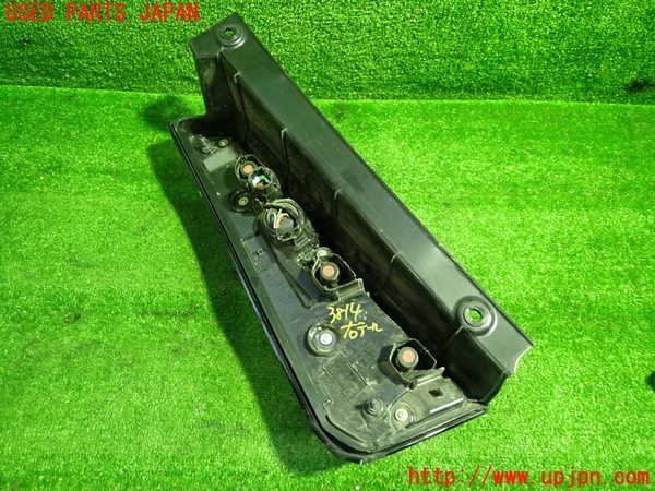 1UPJ-9238141530]セレナ(FNC28)右テールランプ 中古_3