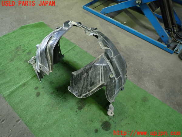 1UPJ-9238141090]セレナ(FNC28)右前フェンダーライナー 中古_2