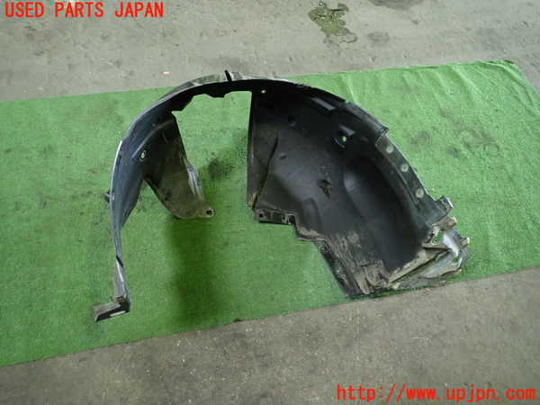1UPJ-9238141090]セレナ(FNC28)右前フェンダーライナー 中古_3