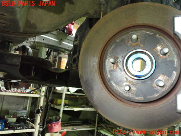 1UPJ-9238144290]セレナ(FNC28)右フロントナックルハブ 中古_3
