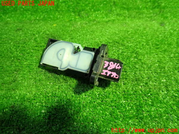 1UPJ-9238146320]セレナ(FNC28)エアフロメーター 中古_3