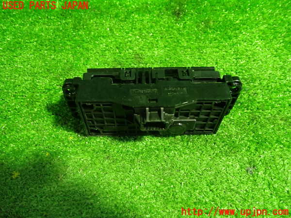 1UPJ-9238146311]セレナ(FNC28)スイッチ6 (シフト) 中古_2