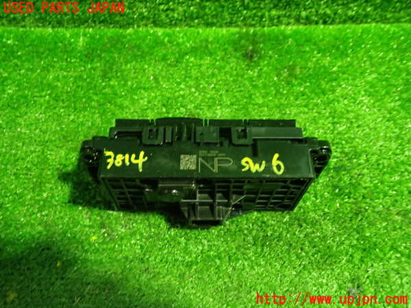 1UPJ-9238146311]セレナ(FNC28)スイッチ6 (シフト) 中古_3