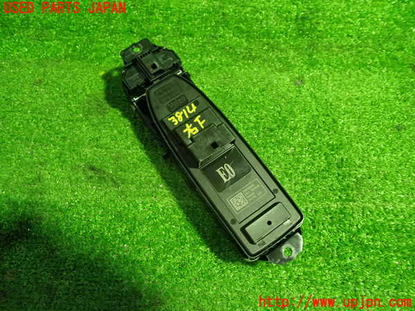 1UPJ-9238146240]セレナ(FNC28)右前パワーウィンドウスイッチ 中古_3