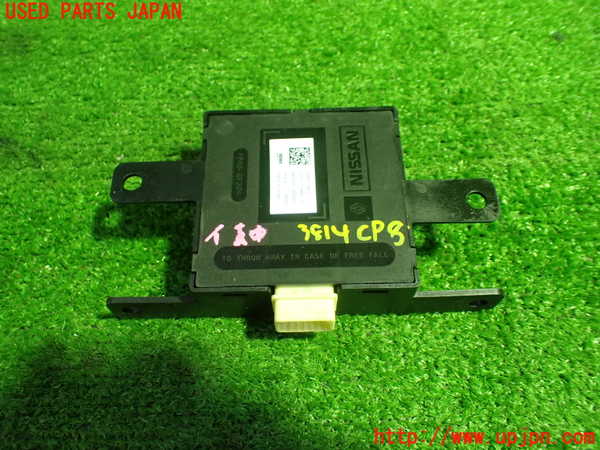 1UPJ-9238146153]セレナ(FNC28)コンピューター8 中古_2