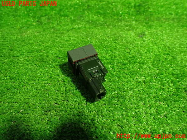 1UPJ-9238146290]セレナ(FNC28)ハザードスイッチ 中古_2