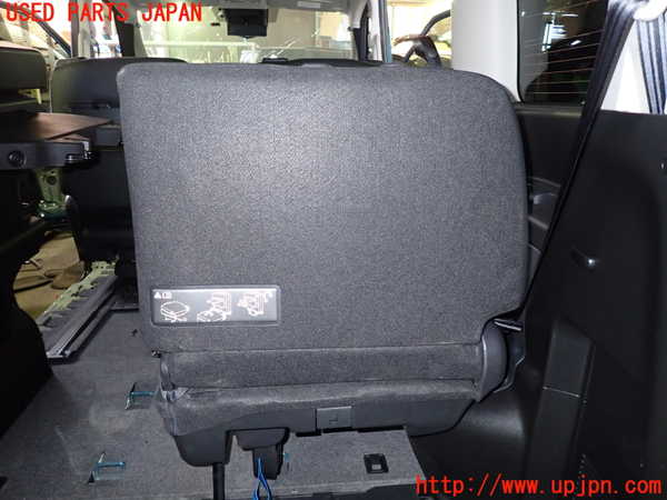 1UPJ-9238147235]セレナ(FNC28)右3列目シート 中古_4