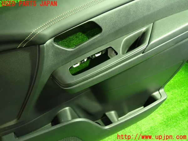 1UPJ-9238141234]セレナ(FNC28)右前ドア内張り 中古_2