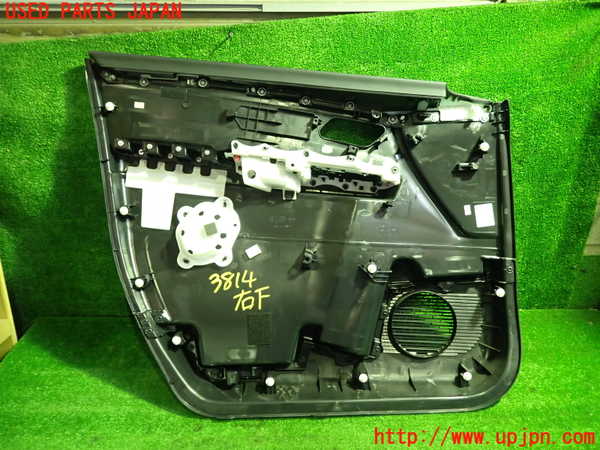 1UPJ-9238141234]セレナ(FNC28)右前ドア内張り 中古_3