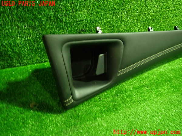 1UPJ-9238147692]セレナ(FNC28)内装トリム類2 中古_2