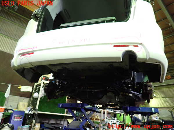 1UPJ-9238151610]エリシオン(RR1)リアバンパー 中古_5