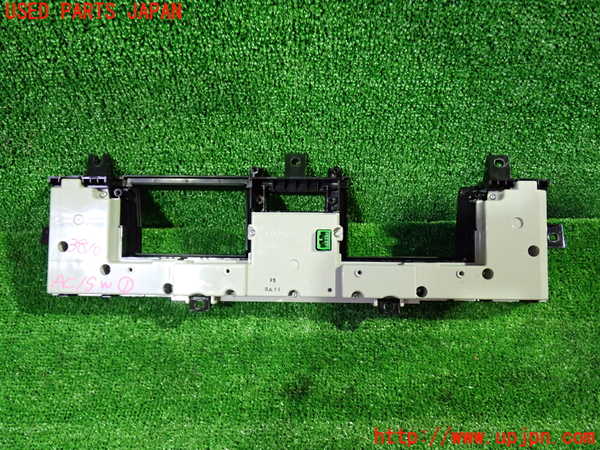 1UPJ-9238156066]エリシオン(RR1)エアコンスイッチ1 中古_2