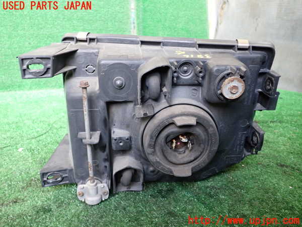 1UPJ-9238161130]パジェロ(V45W)右ヘッドライト ハロゲン 中古_2