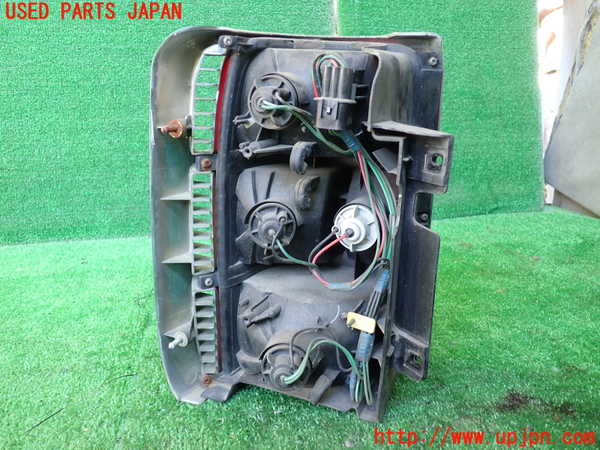 1UPJ-9238161530]パジェロ(V45W)右テールランプ 中古_2