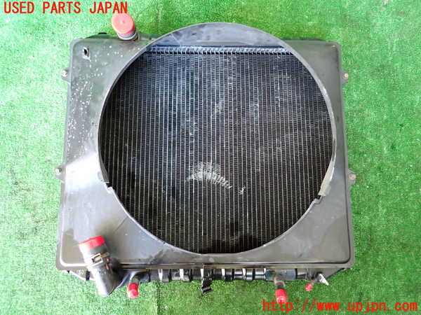 1UPJ-9238162321]パジェロ(V45W)ラジエーター1 中古_3